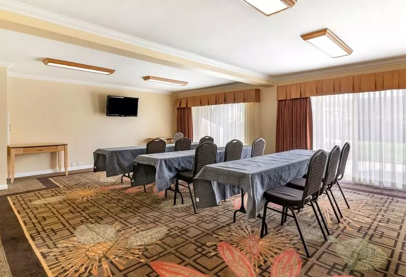 酒店 Best Western Plus Garden Court Inn