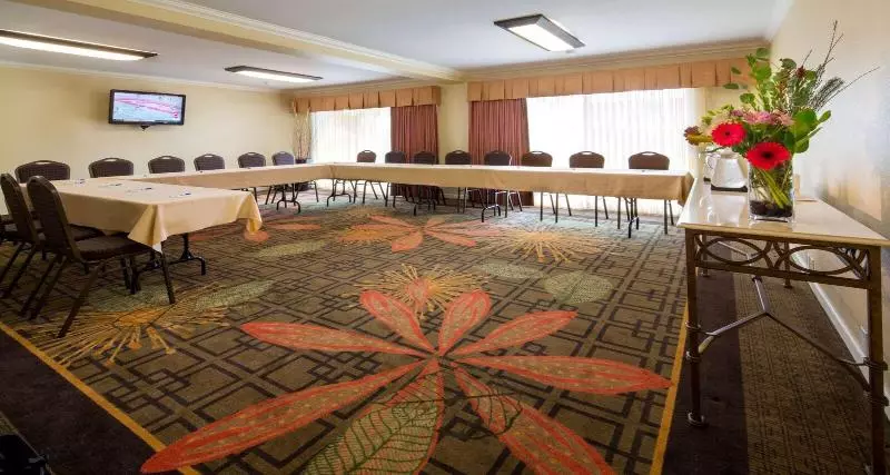 酒店 Best Western Plus Garden Court Inn