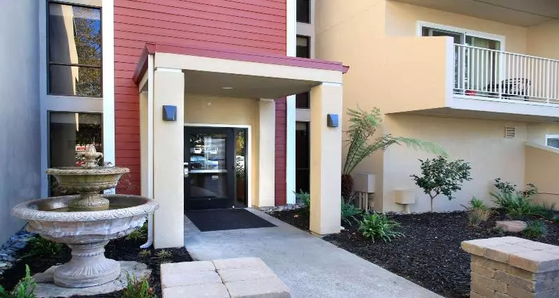 酒店 Best Western Plus Garden Court Inn