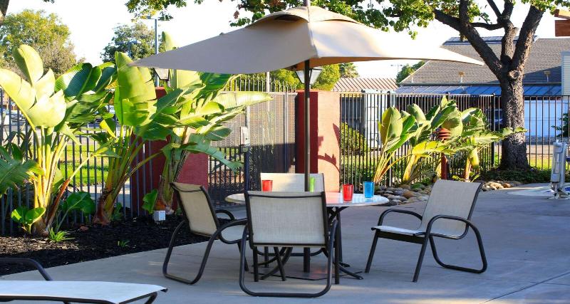 فندق Best Western Plus Garden Court Inn