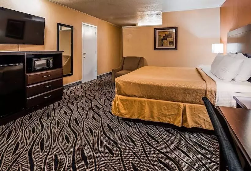 Отель Best Western Red Carpet Inn Hereford