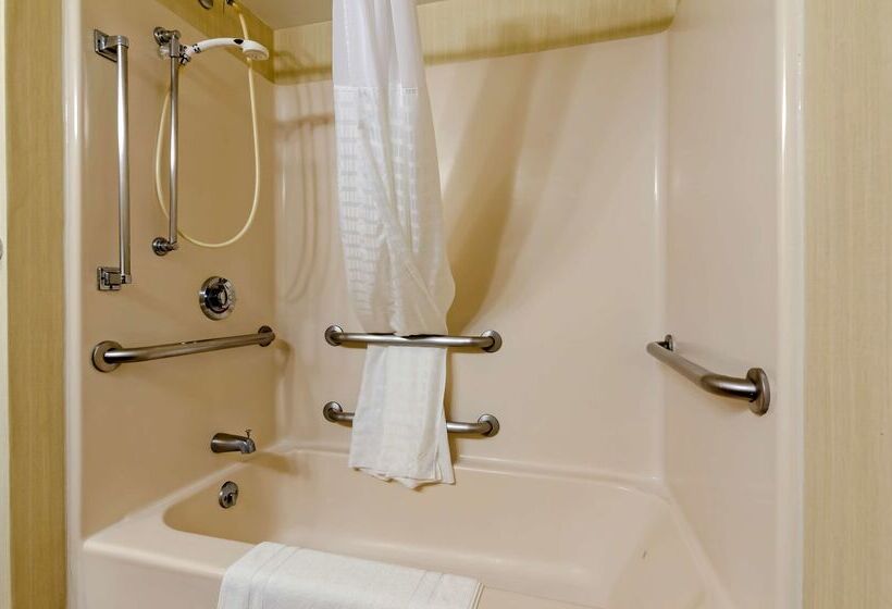 Отель Best Western Staunton Inn