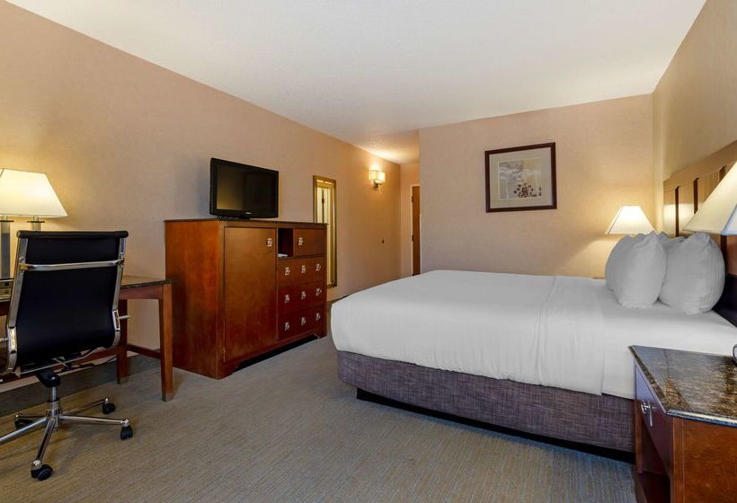 Отель Best Western Staunton Inn