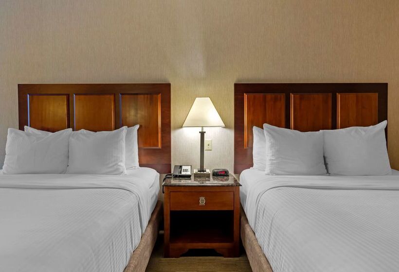 Отель Best Western Staunton Inn