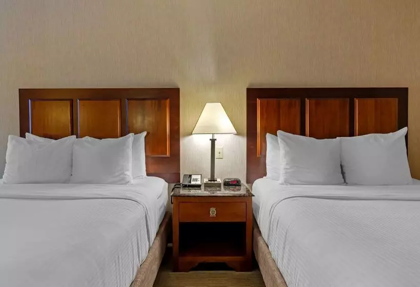 هتل Best Western Staunton Inn