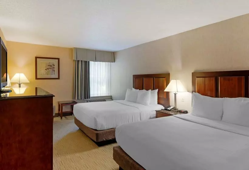 هتل Best Western Staunton Inn