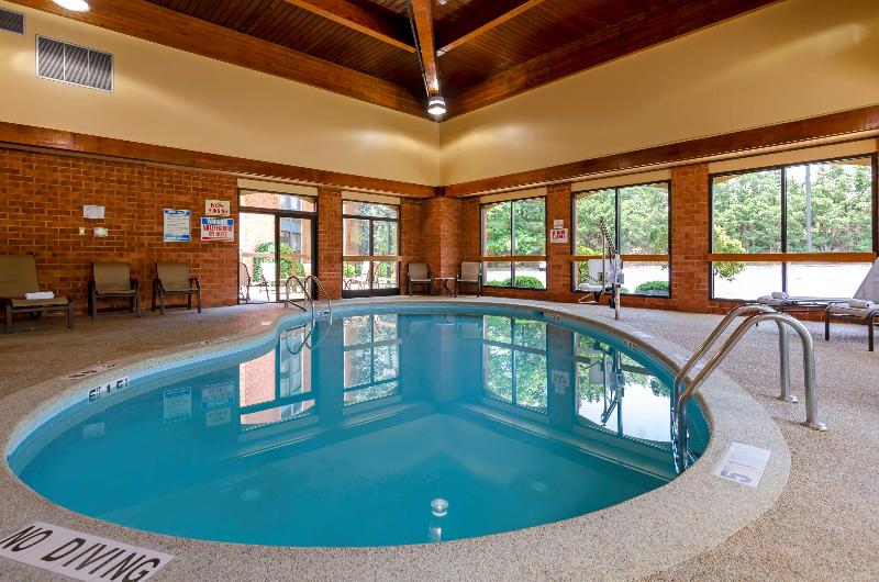 Отель Best Western Staunton Inn