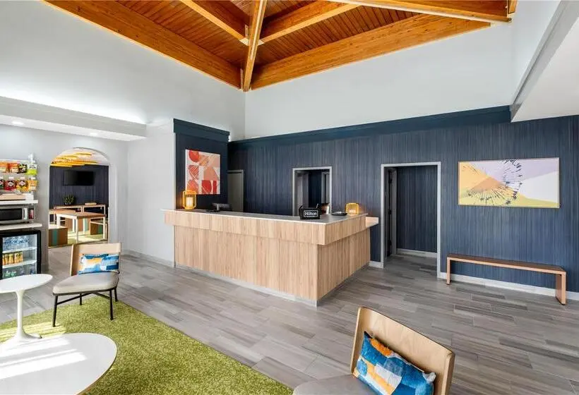 ホテル Best Western Staunton Inn