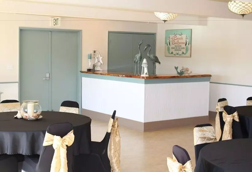 Отель Chateau Westport Resort