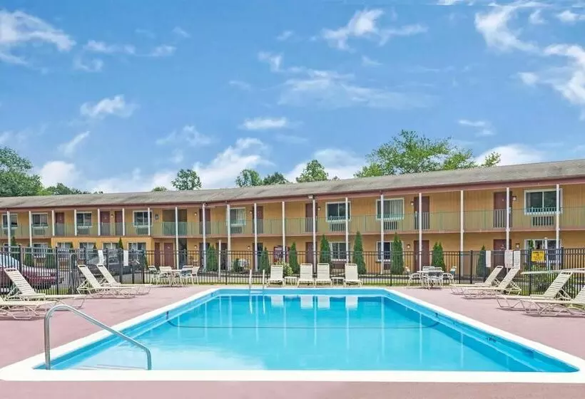 酒店 Days Inn By Wyndham Branford New Haven Conference Center