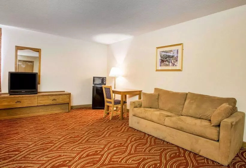 酒店 Econo Lodge Inn & Suites