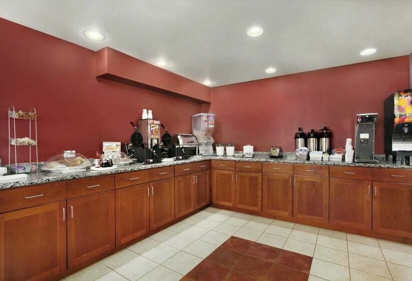 Howard Johnson Hotel & Suites By Wyndham Tacoma