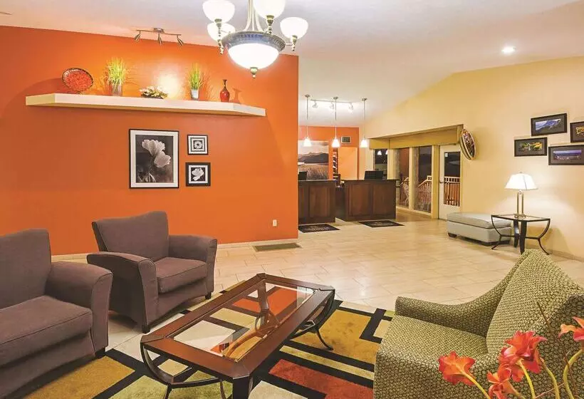 Отель La Quinta By Wyndham Woodburn