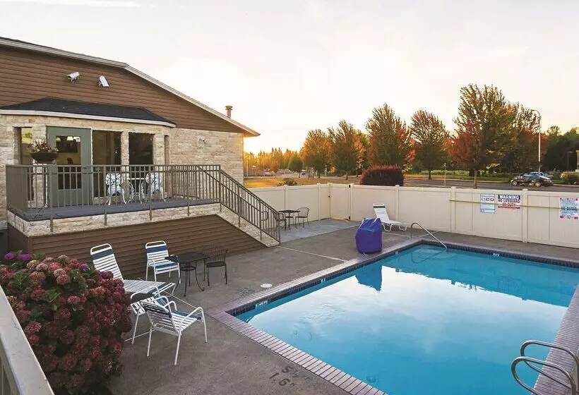 Отель La Quinta By Wyndham Woodburn