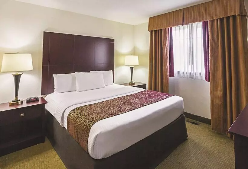 Отель La Quinta By Wyndham Woodburn