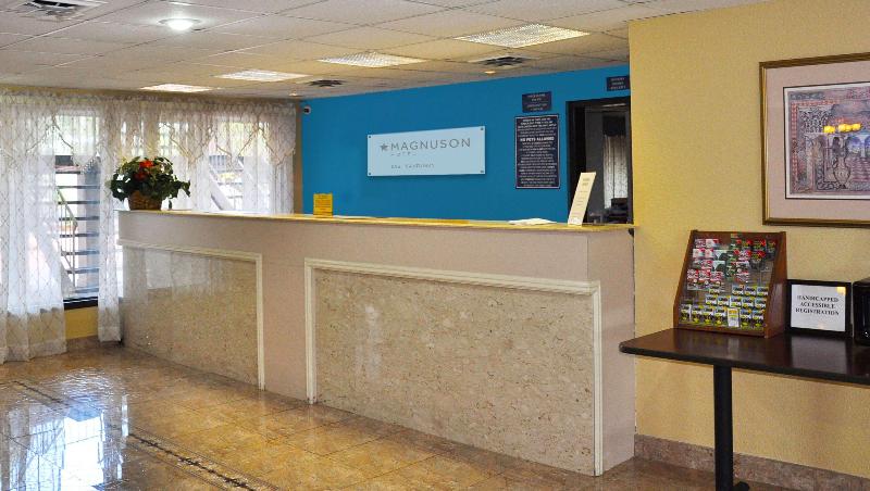 هتل Magnuson East Sandusky