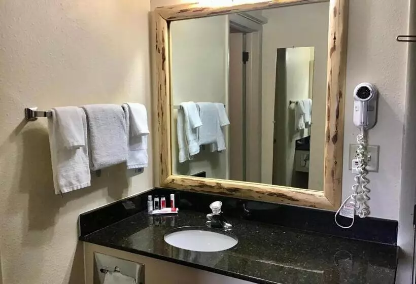 هتل Ramada By Wyndham Butte