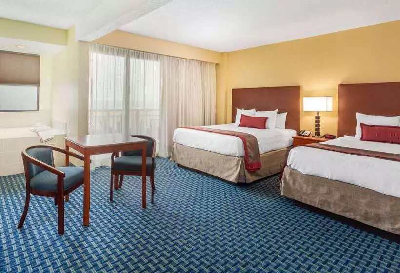 فندق Ramada Plaza By Wyndham Virginia Beach Oceanfront