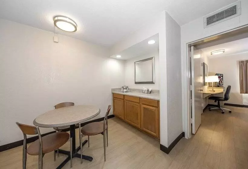 Red Roof Inn Myrtle Beach Hotel   Market Commons