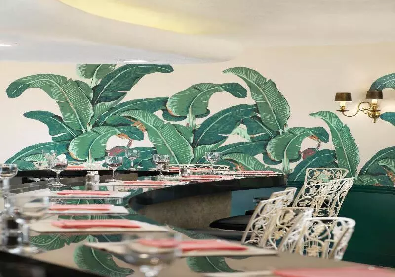 The Beverly Hills Hotel Dorchester Collection