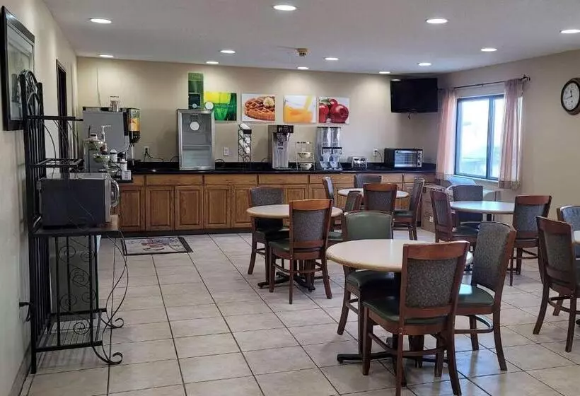 هتل Travelodge By Wyndham Fargo