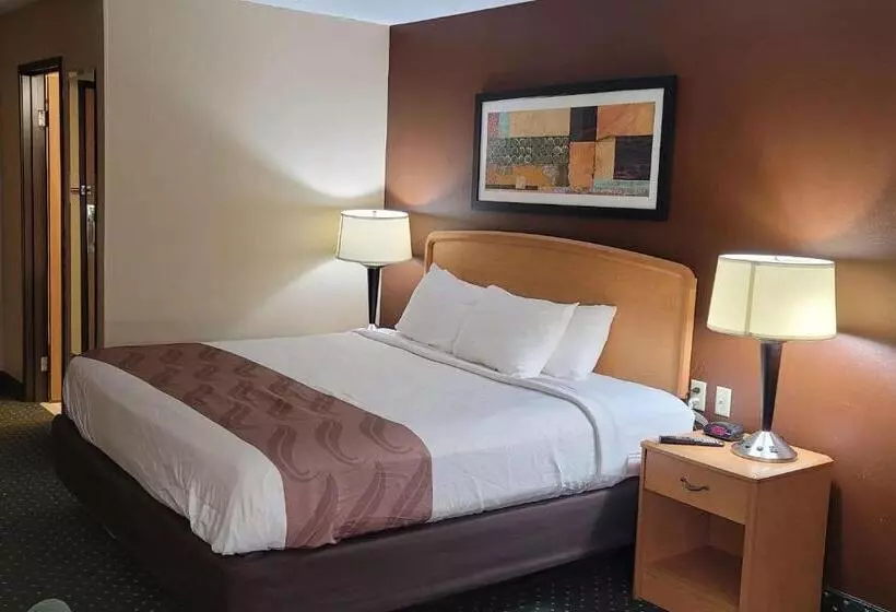هتل Travelodge By Wyndham Fargo