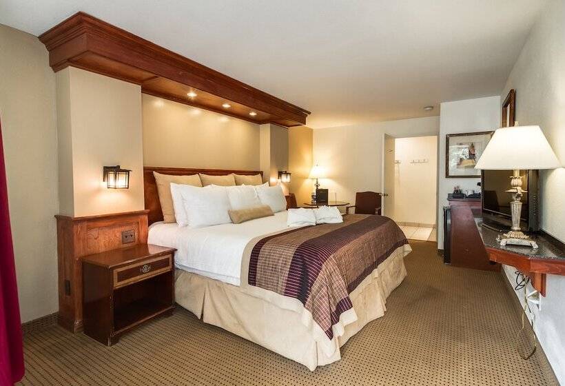 هتل Twin Peaks Lodge & Hot Springs