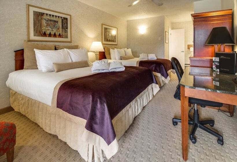 هتل Twin Peaks Lodge & Hot Springs