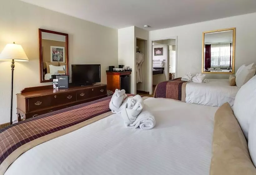 酒店 Twin Peaks Lodge & Hot Springs