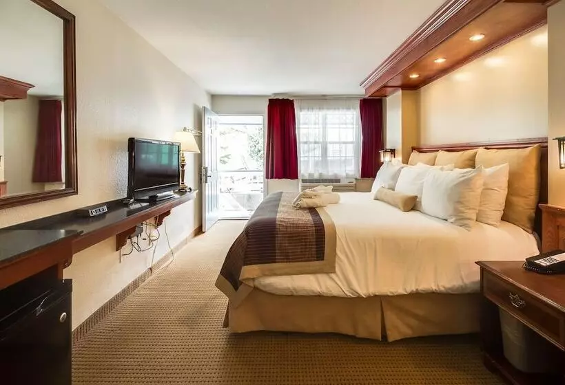 酒店 Twin Peaks Lodge & Hot Springs