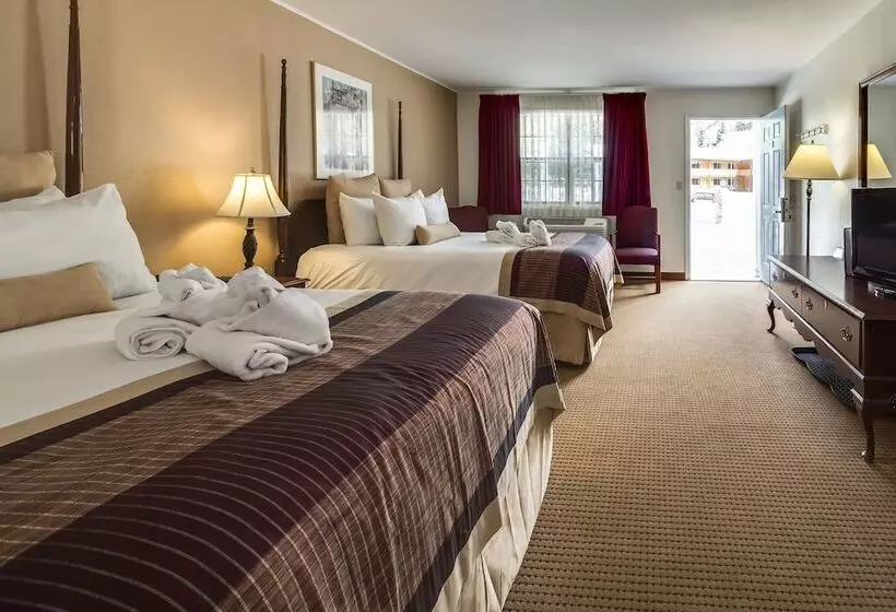 酒店 Twin Peaks Lodge & Hot Springs