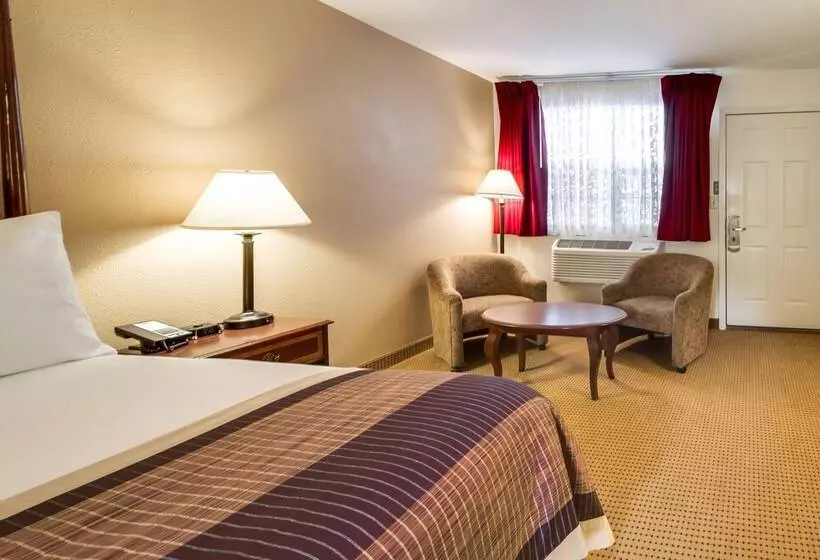 酒店 Twin Peaks Lodge & Hot Springs