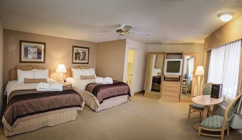 هتل Twin Peaks Lodge & Hot Springs