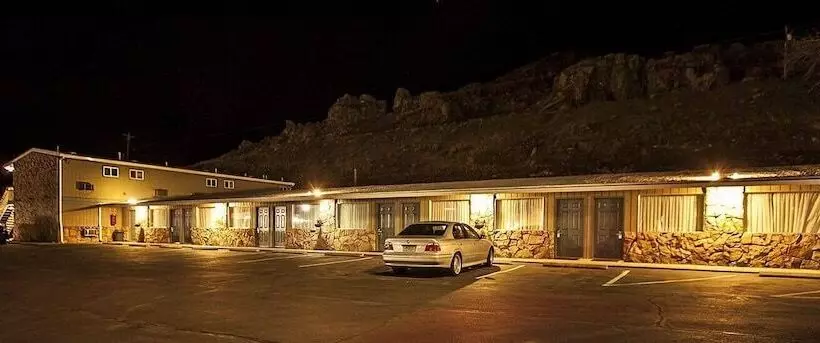 Motel Three Rivers Inn