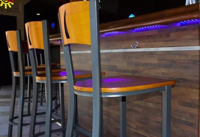 酒店 Barkers Island Inn Resort & Conference Center