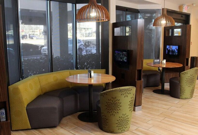 Отель Courtyard Atlanta Northlake