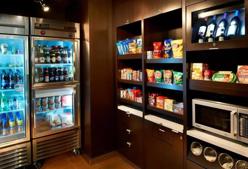 בית מלון כפרי Courtyard Detroit Dearborn