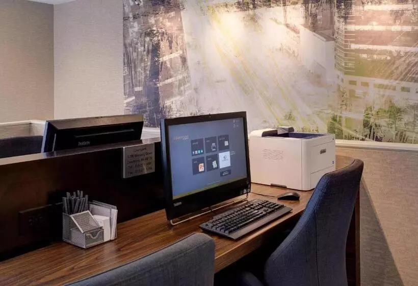 בית מלון כפרי Courtyard Detroit Dearborn