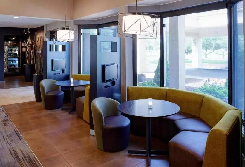 בית מלון כפרי Courtyard Detroit Dearborn
