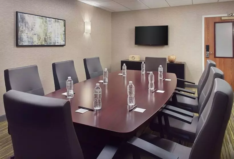 호텔 Courtyard Charlotte Southpark