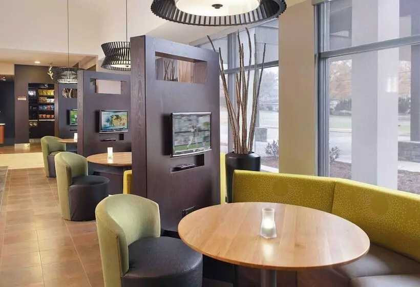 호텔 Courtyard Charlotte Southpark