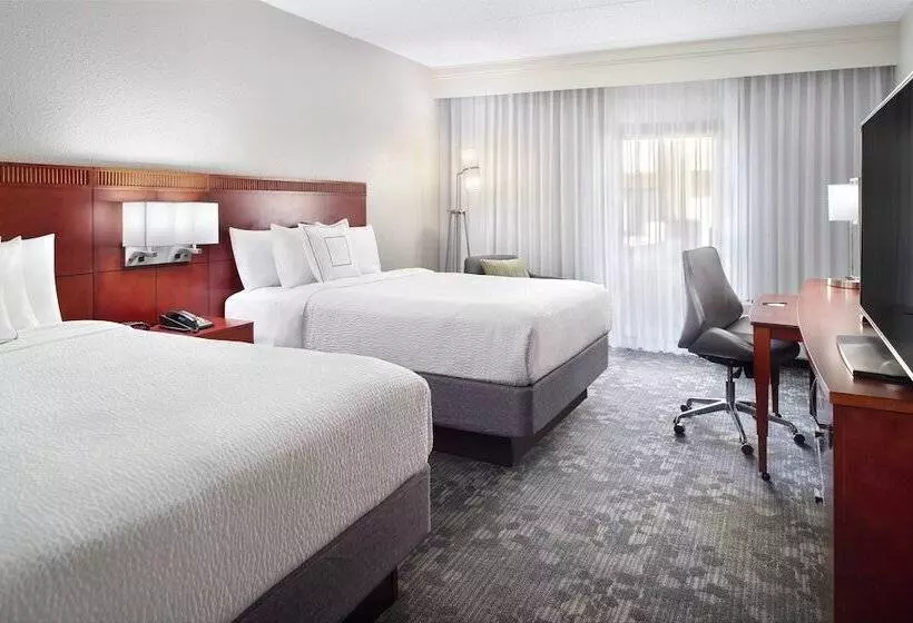 호텔 Courtyard Charlotte Southpark