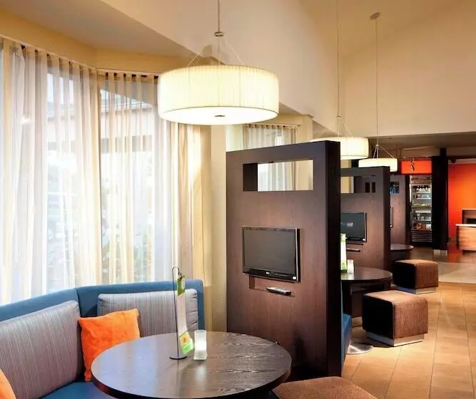 בית מלון כפרי Courtyard Miami Airport West Doral