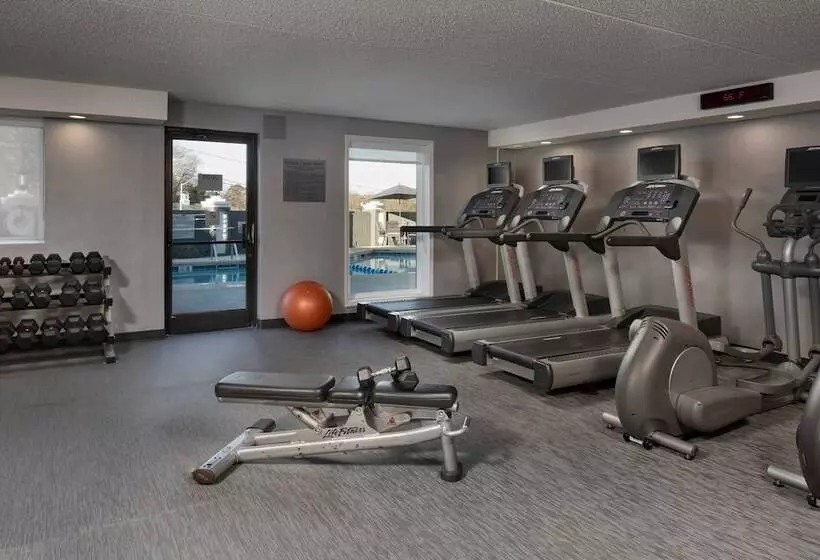 فندق Courtyard Winstonsalem University