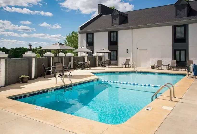 فندق Courtyard Winstonsalem University