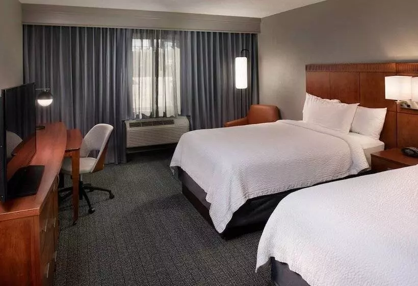 فندق Courtyard Winstonsalem University