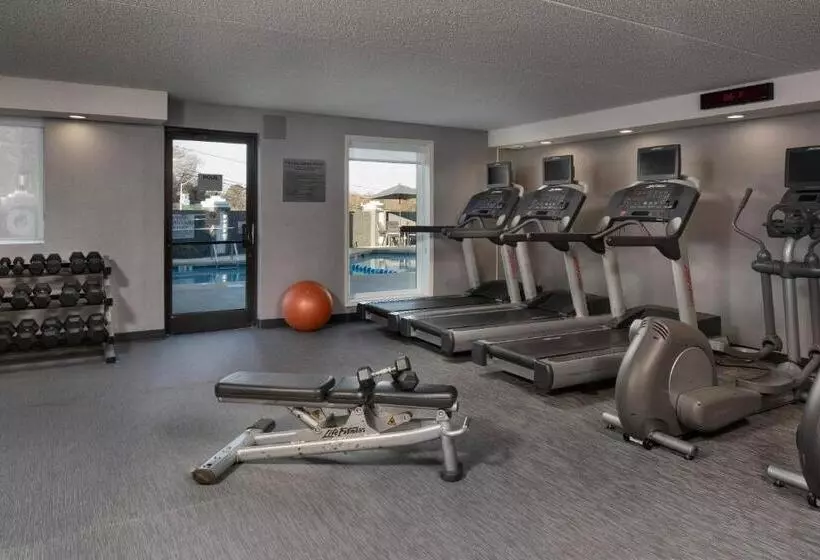 فندق Courtyard Winstonsalem University