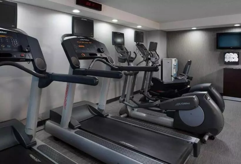 فندق Courtyard Winstonsalem University