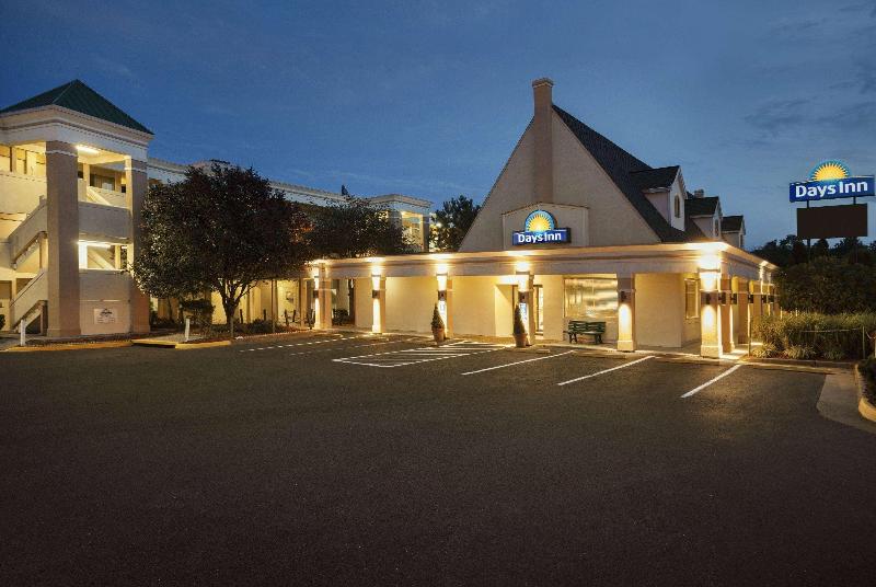 فندق Days Inn By Wyndham Westend Alexandria,va Washington Dc Area