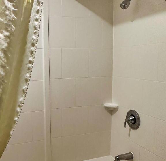 فندق Days Inn By Wyndham Westend Alexandria,va Washington Dc Area